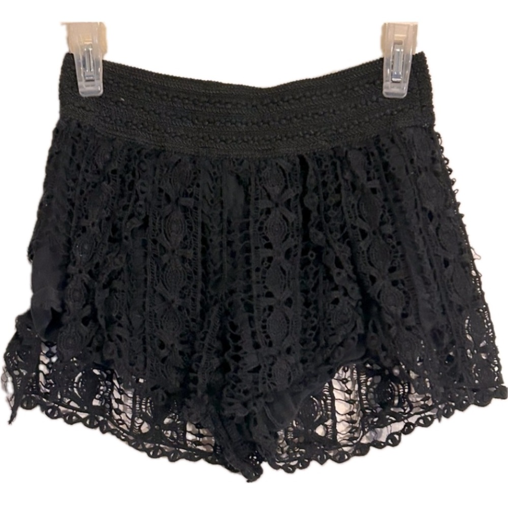 Women's Chelsea & Theodore Pull-On Woven Lace Overlay Lined Black Shorts
